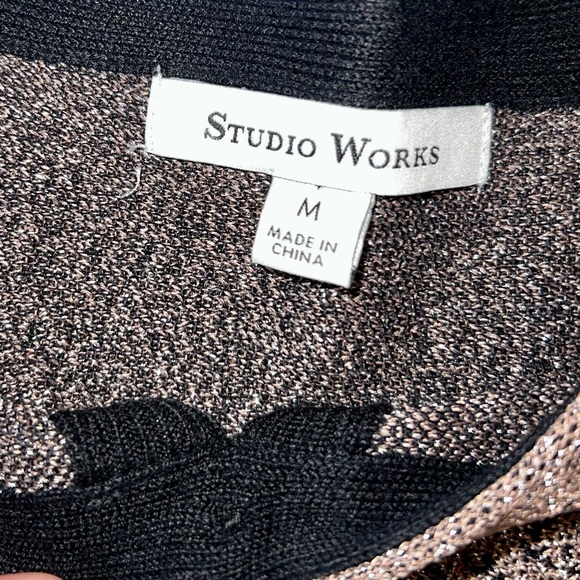 *FINAL SALE* 
Medium Quarter Sleeve Rose Gold Sparkle Sweater - Picture 5 of 5